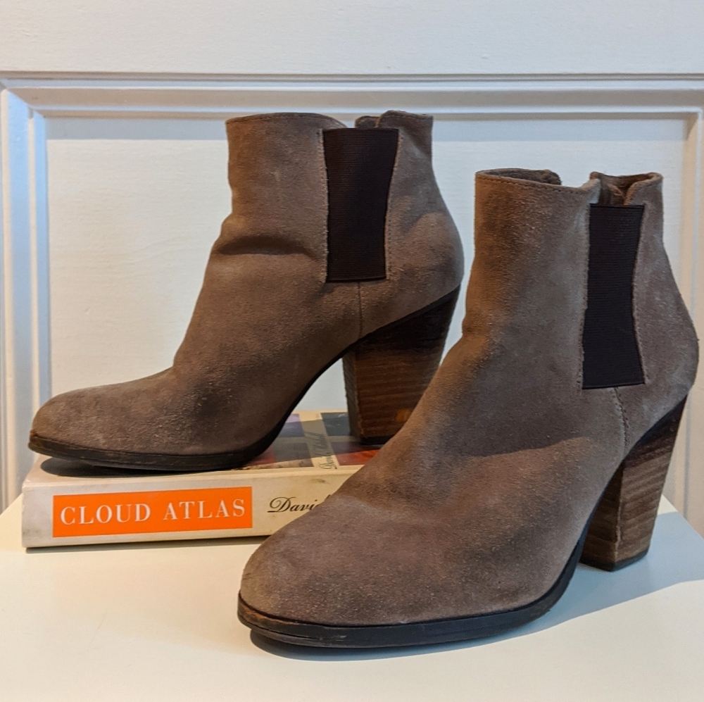 Vince Camuto Light Brown Boots - size 7